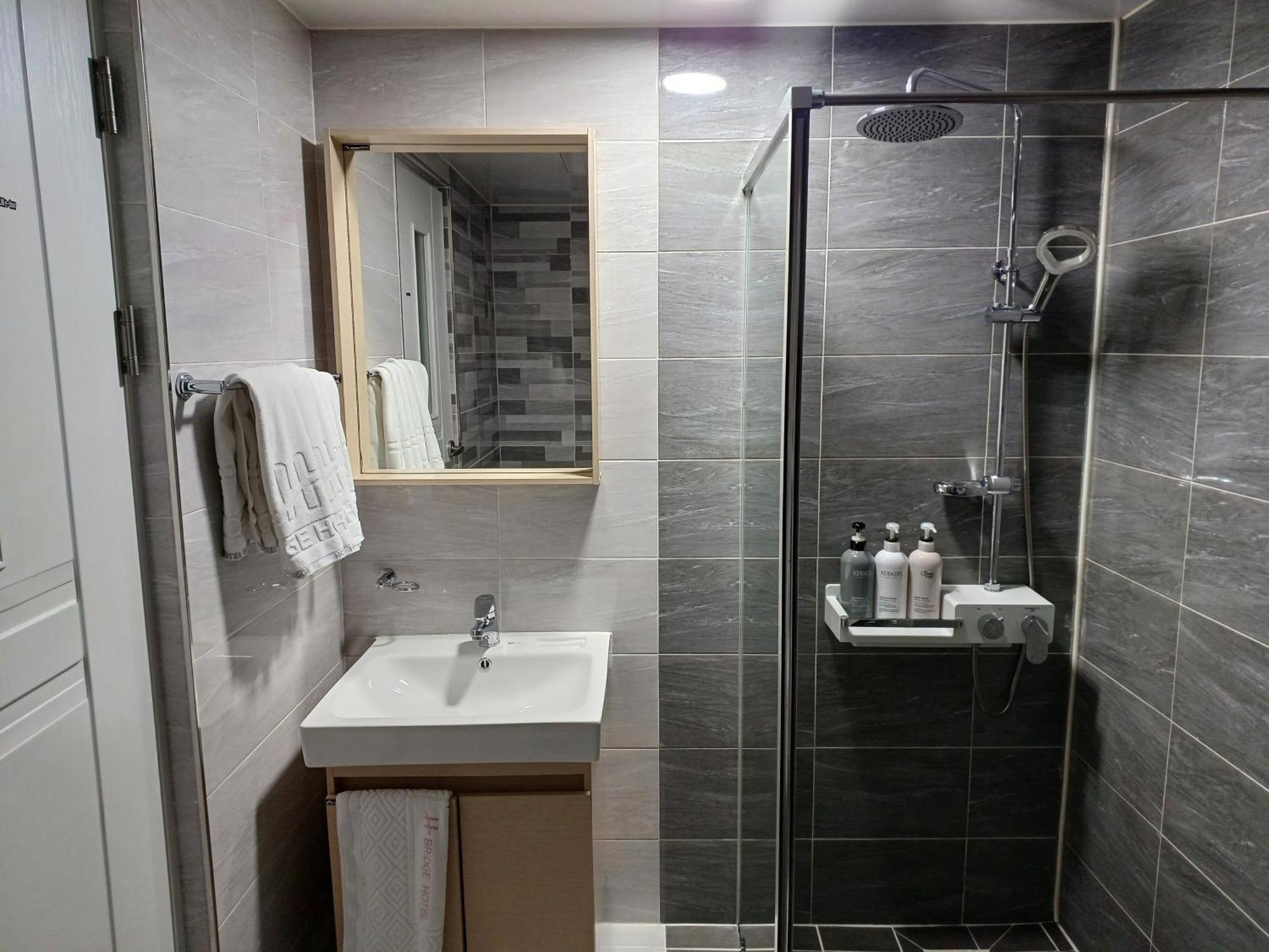 Tongyeong Bridge Hotel Ngoại thất bức ảnh