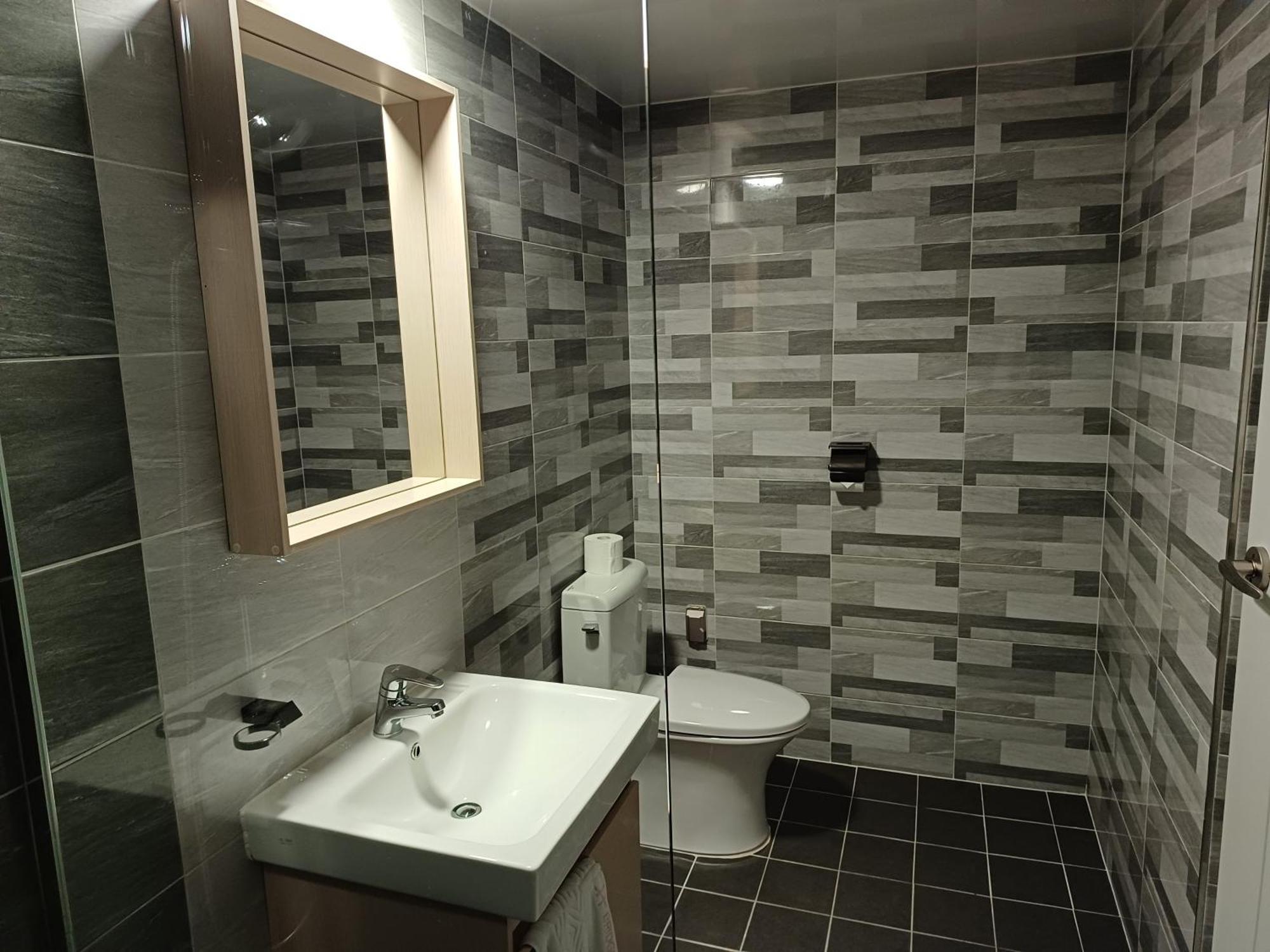 Tongyeong Bridge Hotel Ngoại thất bức ảnh