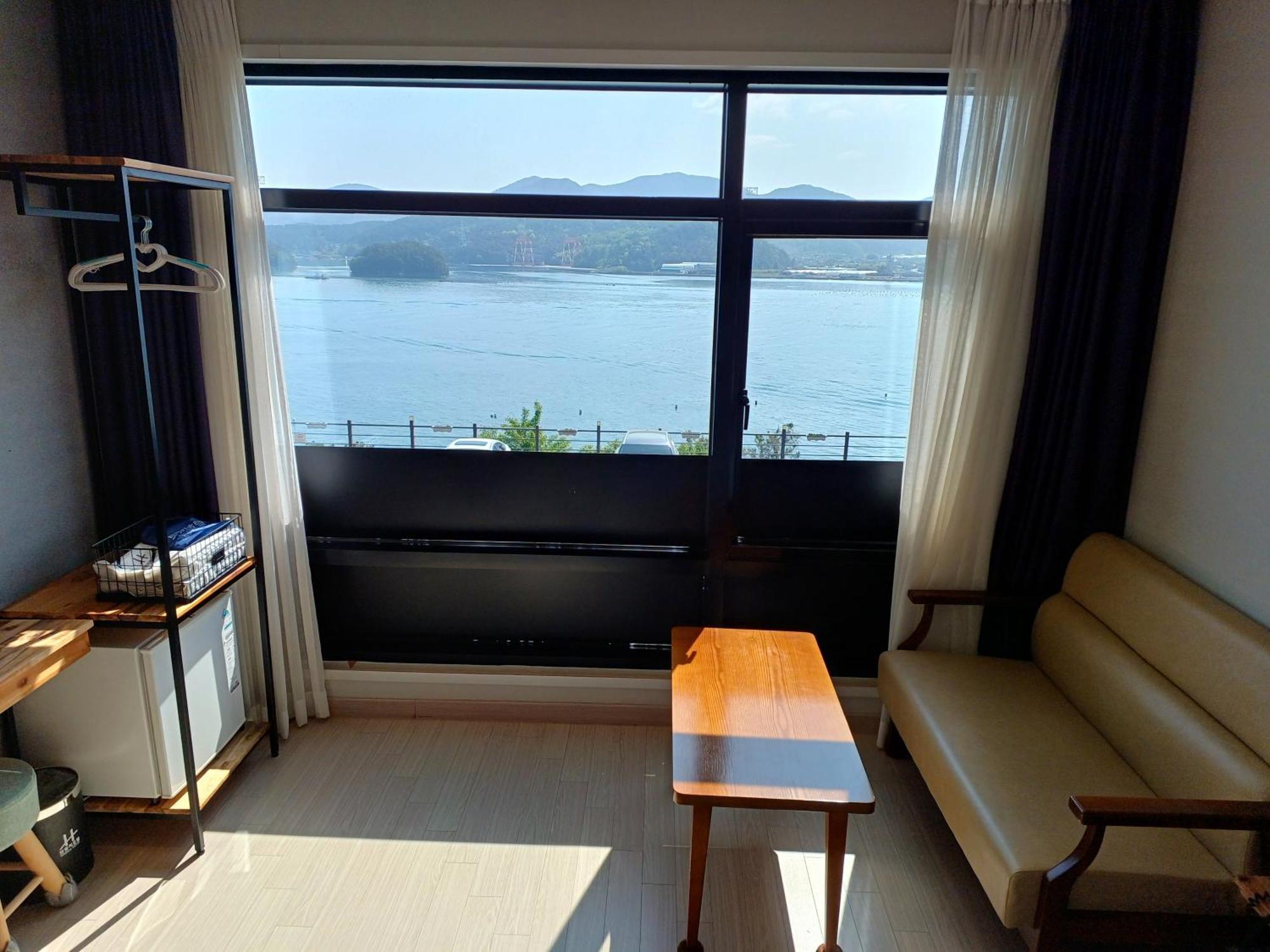 Tongyeong Bridge Hotel Ngoại thất bức ảnh