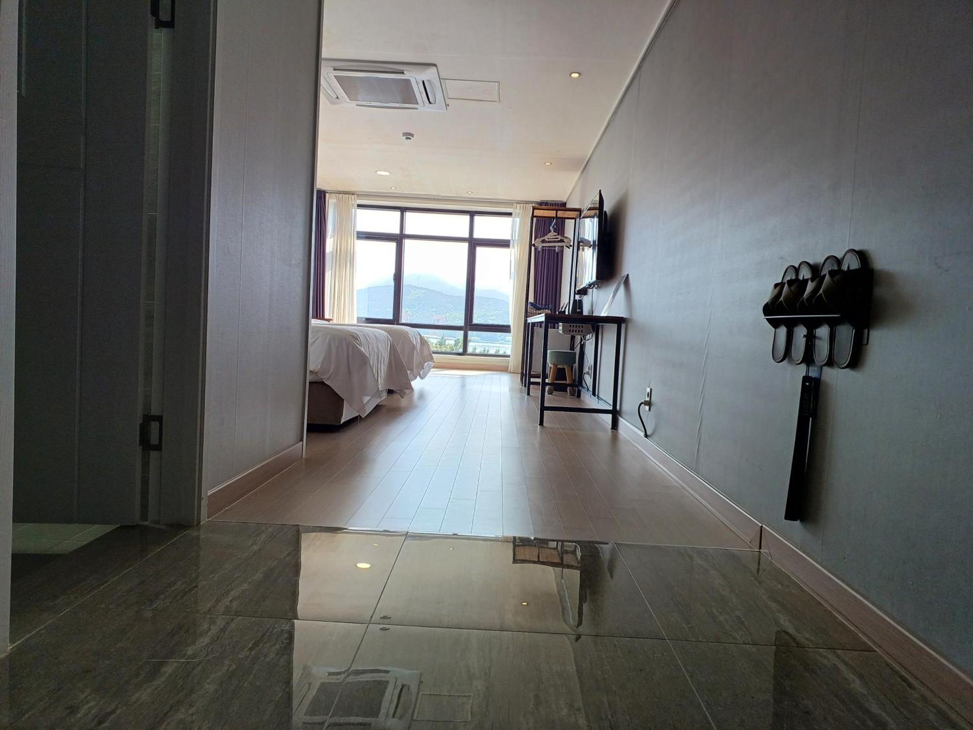 Tongyeong Bridge Hotel Ngoại thất bức ảnh