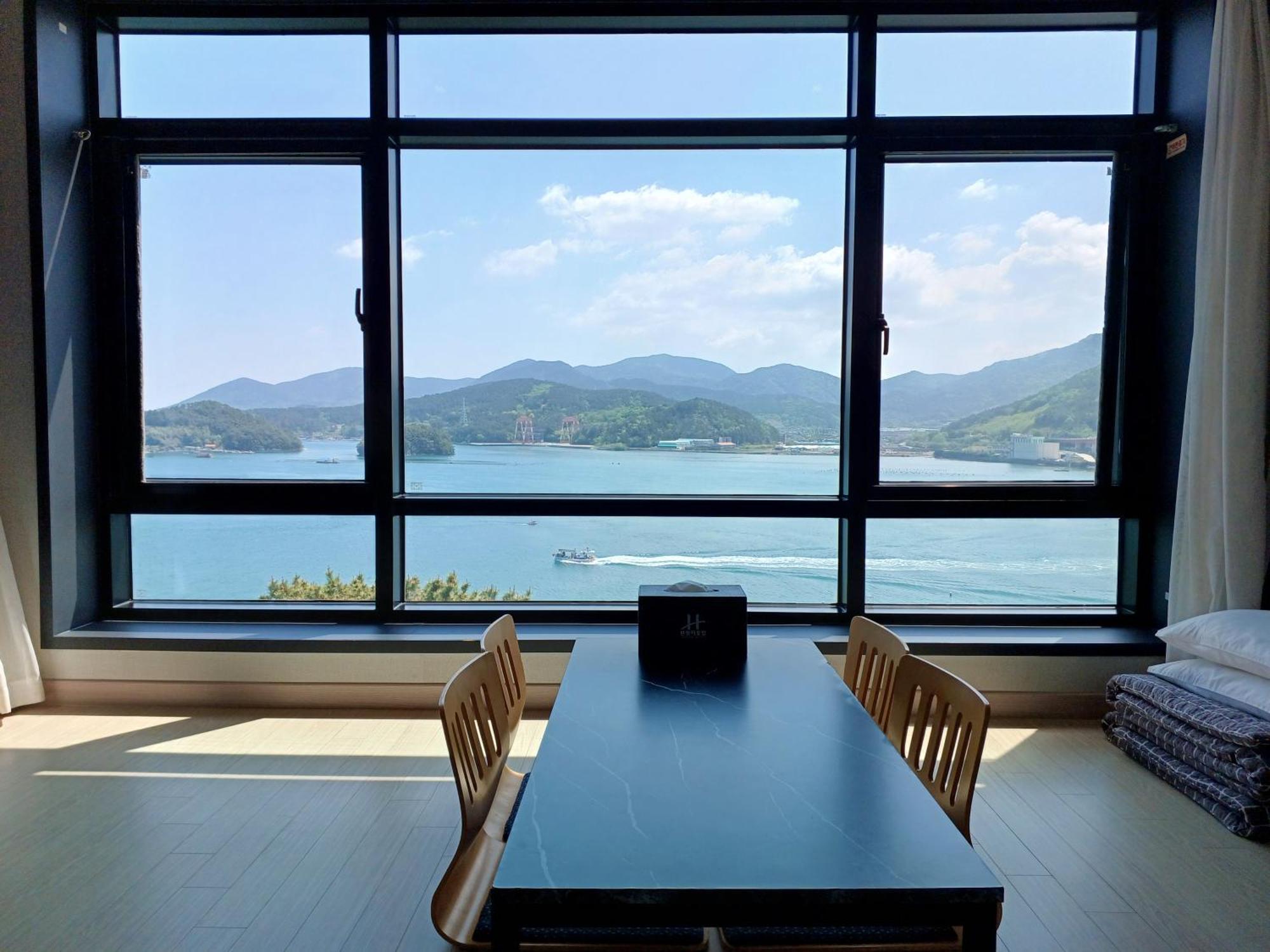 Tongyeong Bridge Hotel Ngoại thất bức ảnh